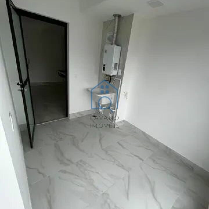 FI8204005-1