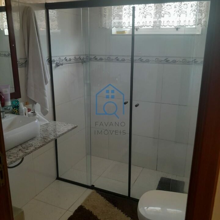 FI8207018