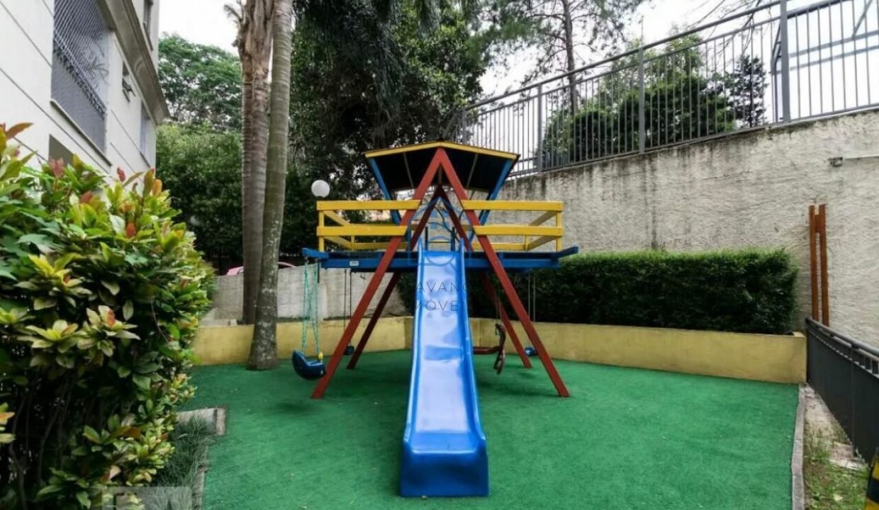 FI8303034