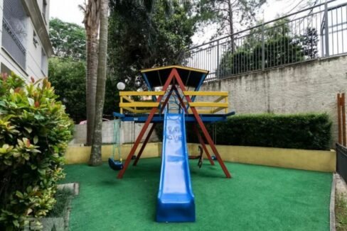 FI8303034