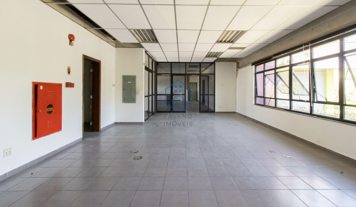 FI8630004